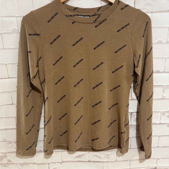 Fashion design like Balenciaga light Brown Logo Print Long Sleeve Shirt - Picture 10 of 12